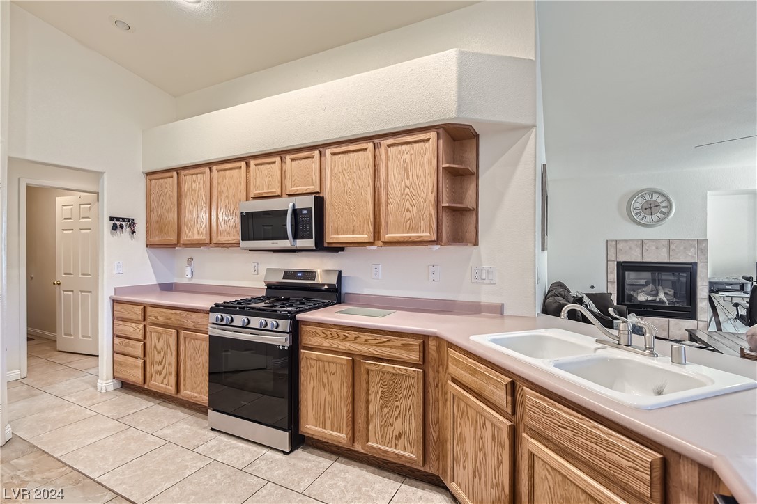 4513 Colonial Canyon Street