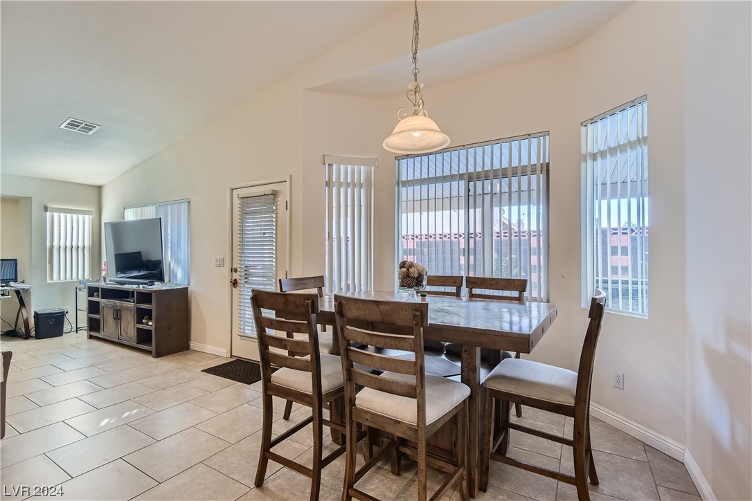 4513 Colonial Canyon Street