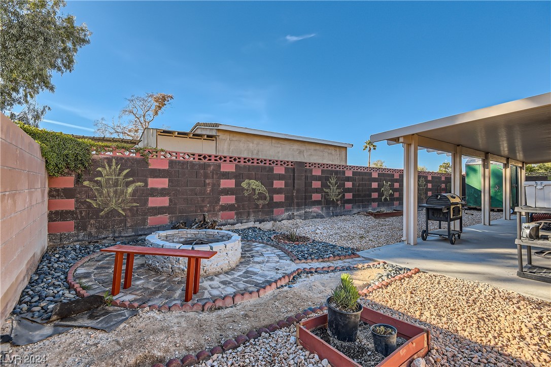 4513 Colonial Canyon Street