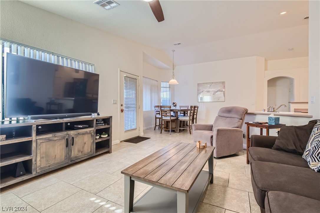 4513 Colonial Canyon Street