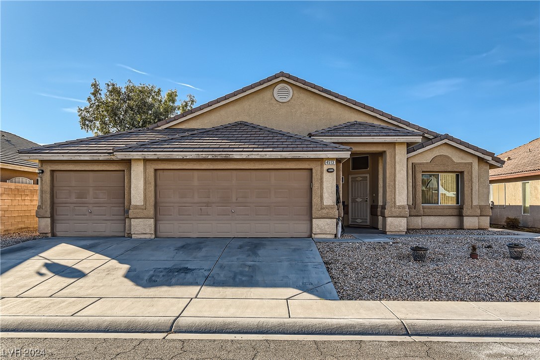 4513 Colonial Canyon Street