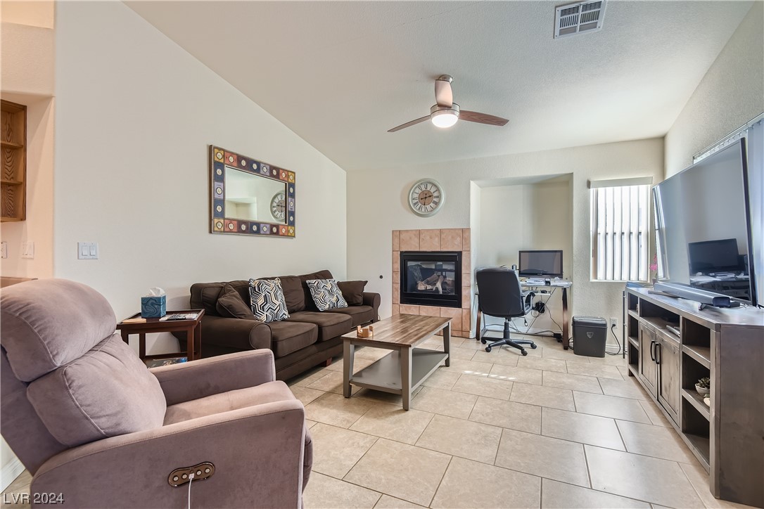 4513 Colonial Canyon Street