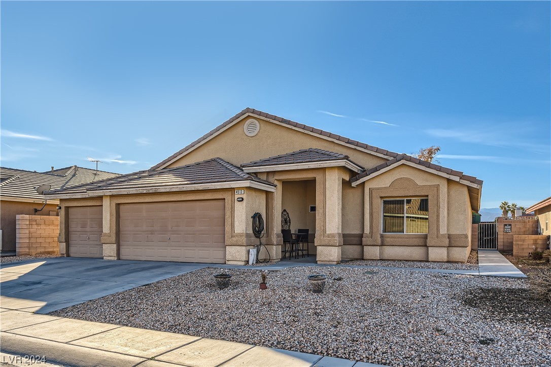 4513 Colonial Canyon Street