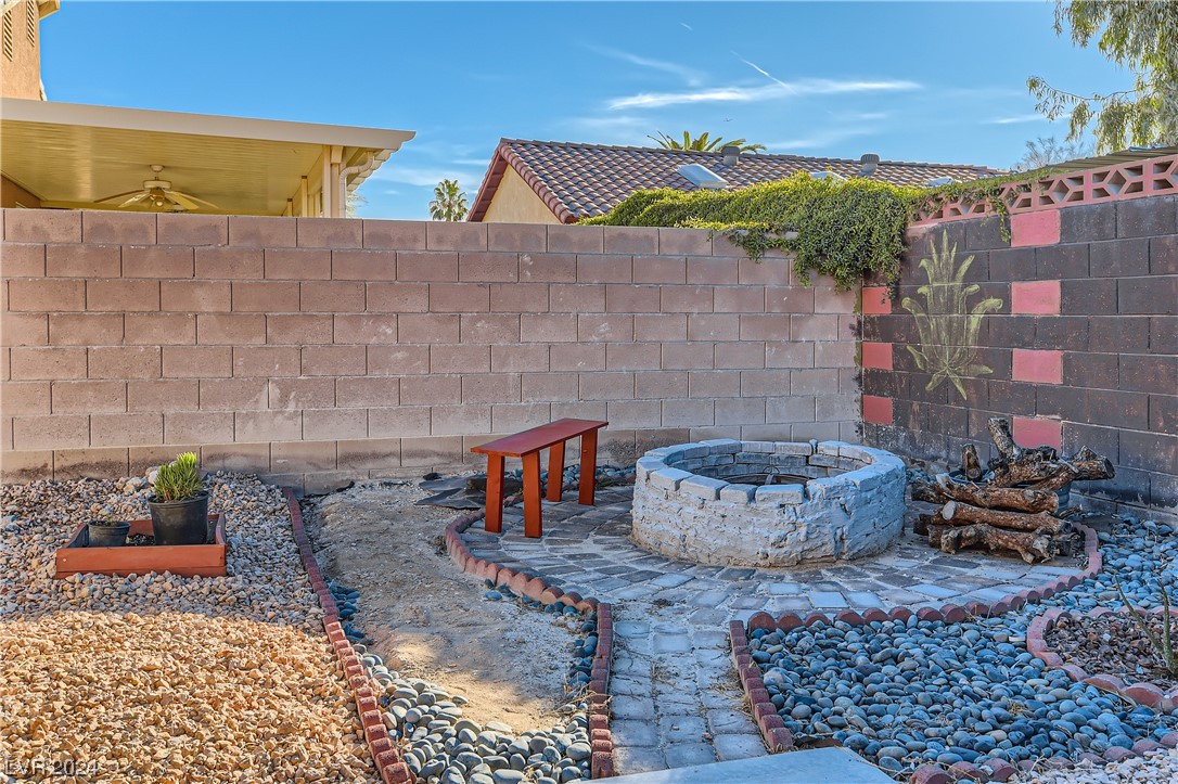 4513 Colonial Canyon Street