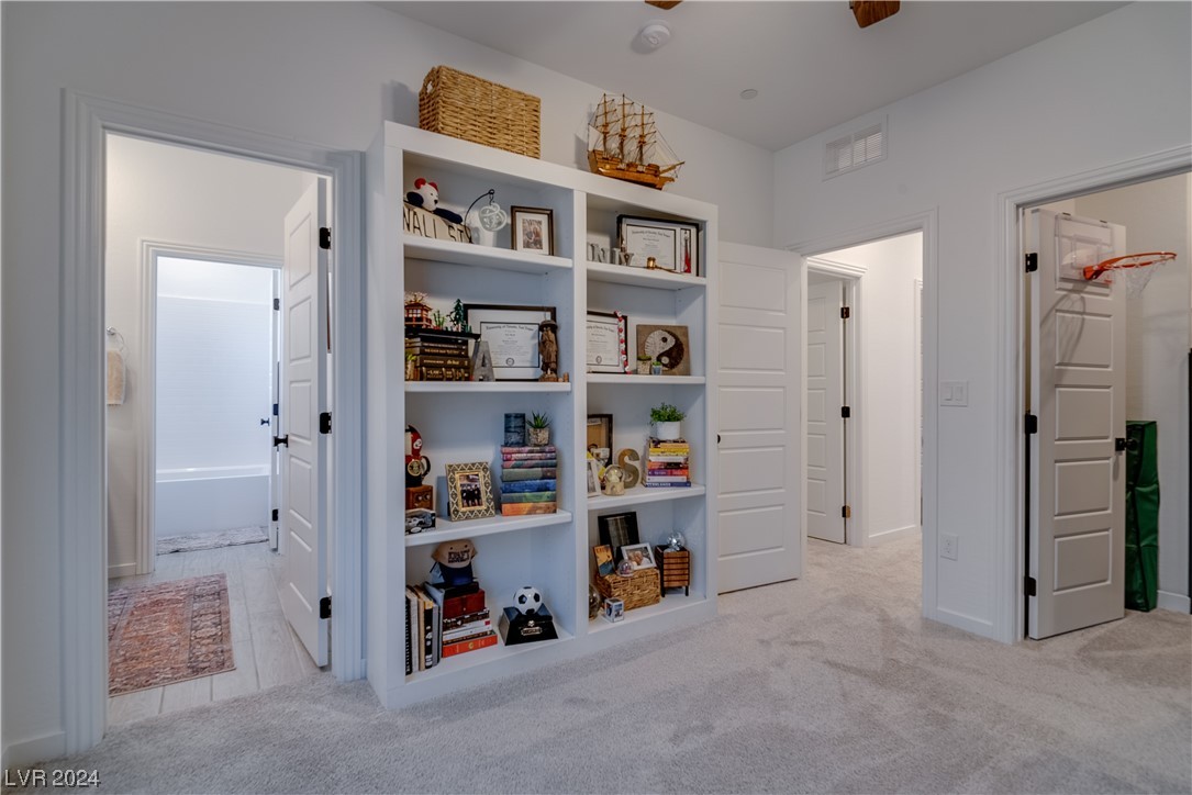 8818 Sasquatch Run Avenue