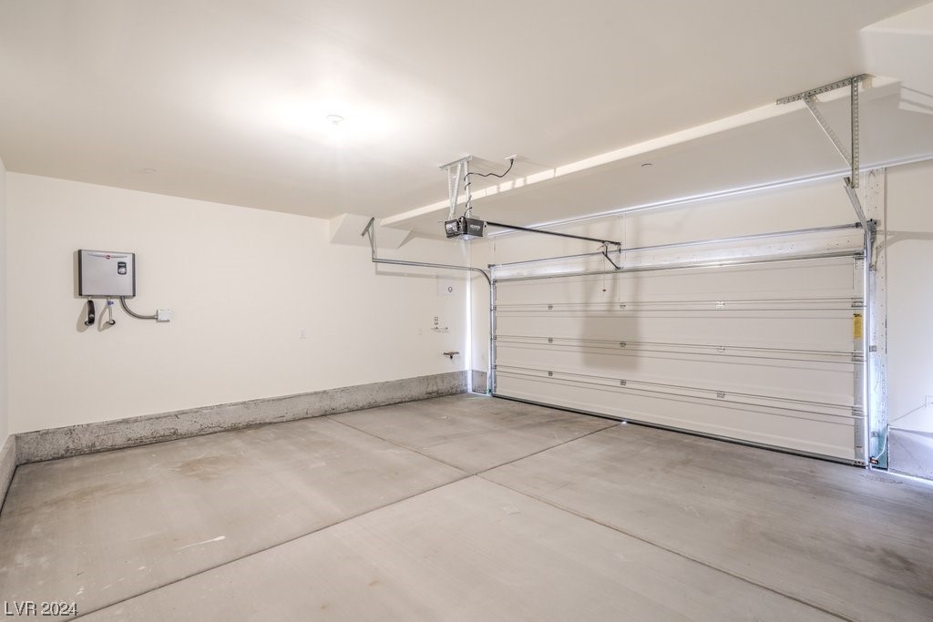 9928 Canary Hills Street