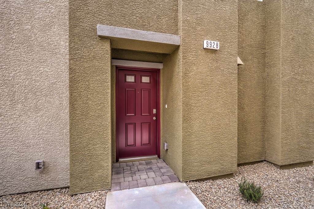 9928 Canary Hills Street