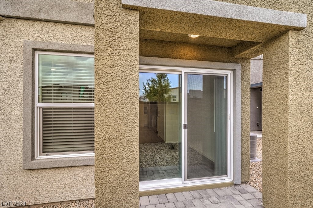 9928 Canary Hills Street