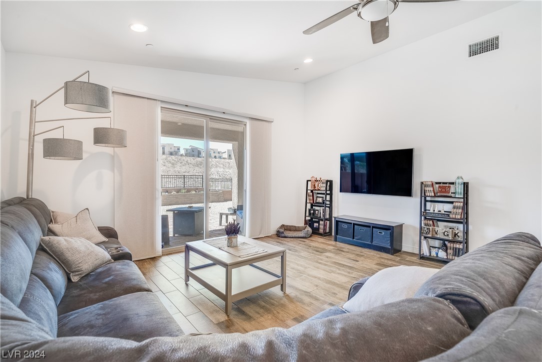 2633 Cooper Gallery Street