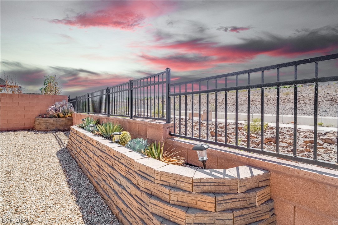 2633 Cooper Gallery Street