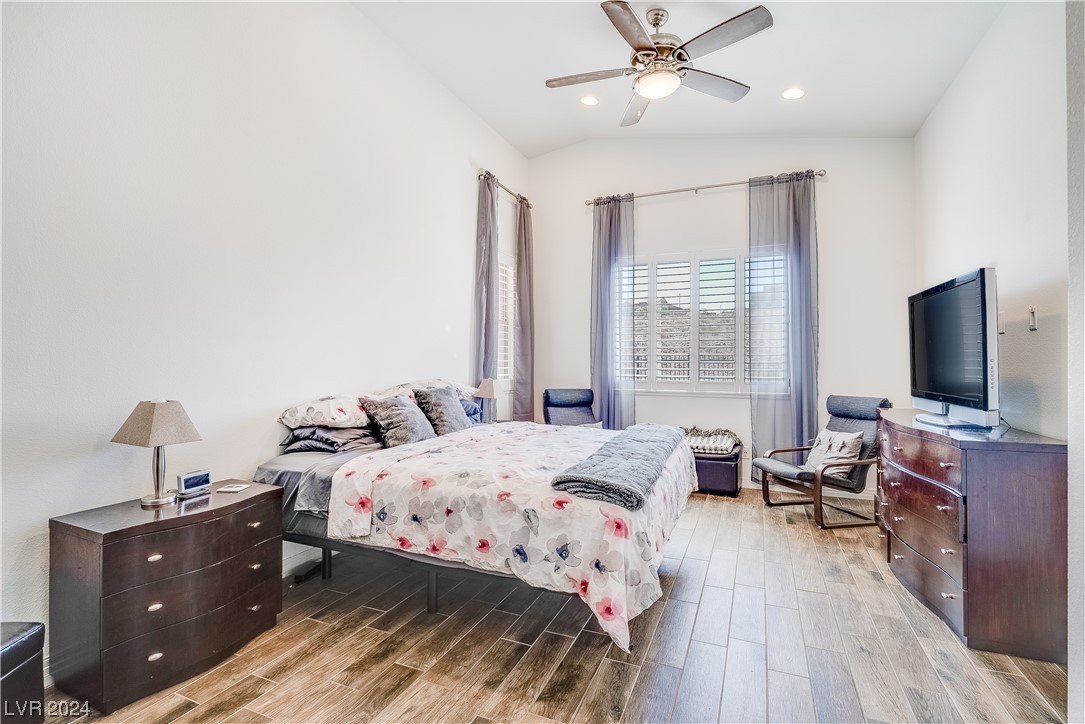 2633 Cooper Gallery Street