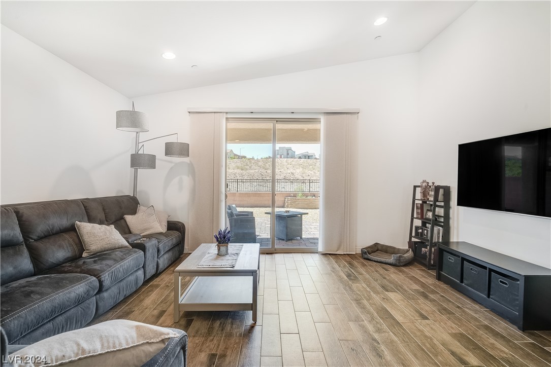 2633 Cooper Gallery Street