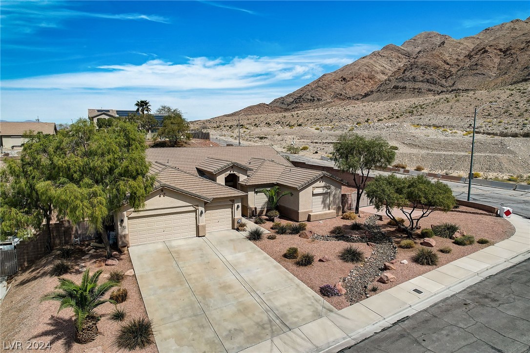 7092 Valley Nails Lane