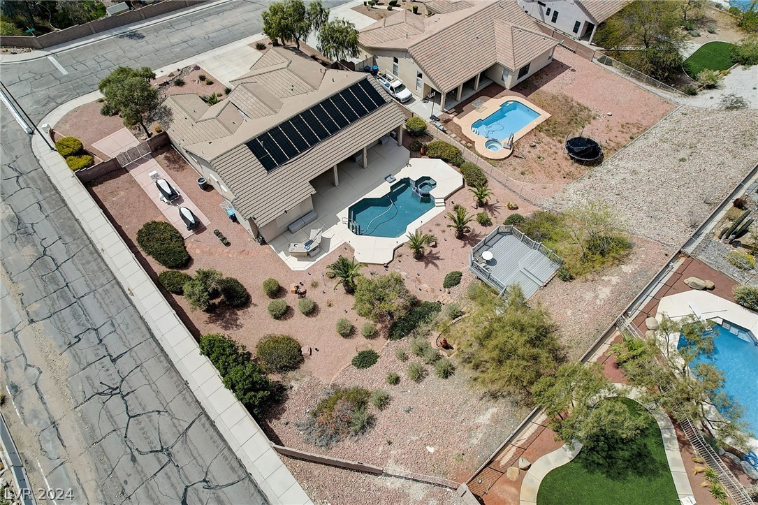 7092 Valley Nails Lane