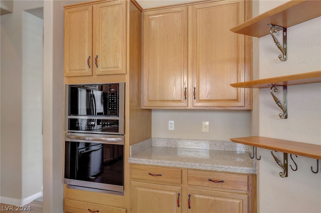 7092 Valley Nails Lane