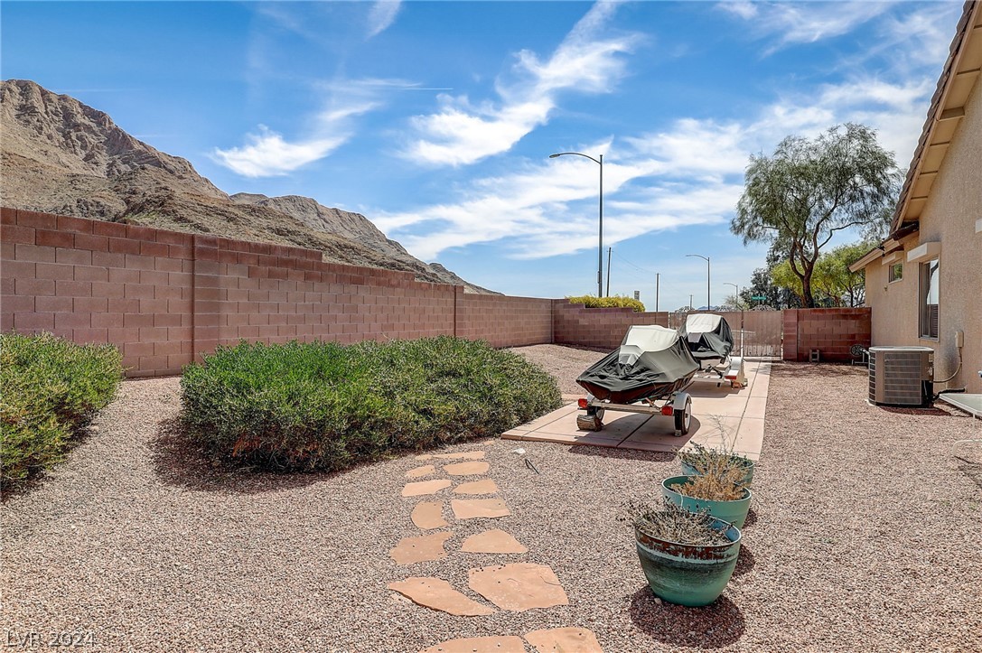 7092 Valley Nails Lane