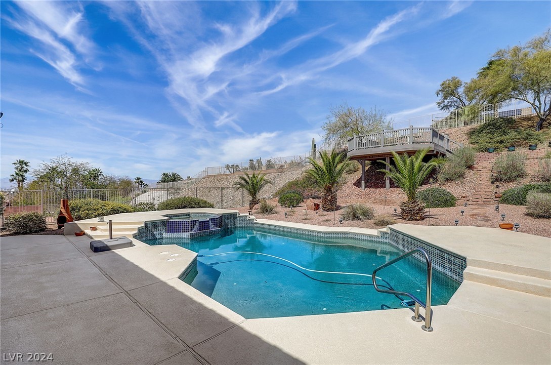 7092 Valley Nails Lane