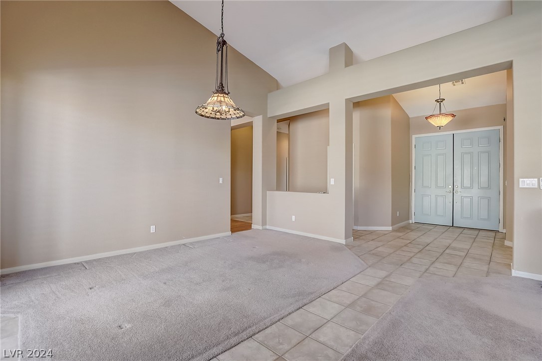 7092 Valley Nails Lane