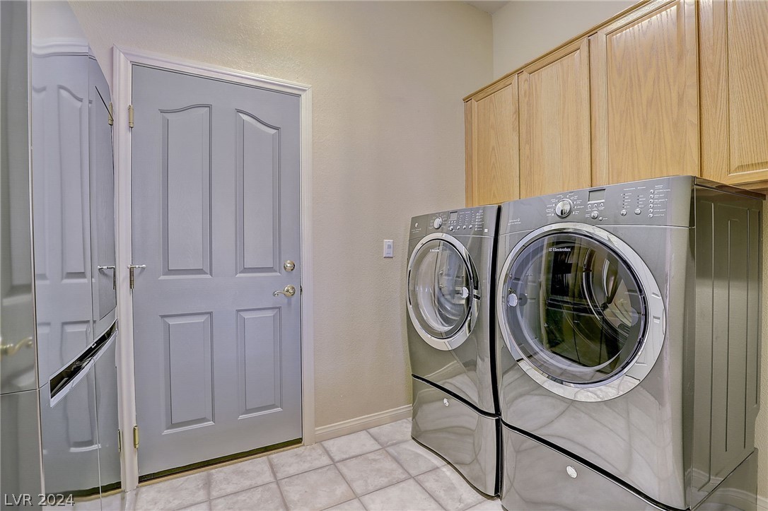 7092 Valley Nails Lane