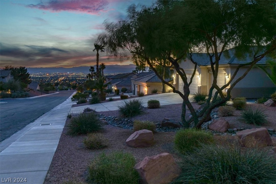 7092 Valley Nails Lane