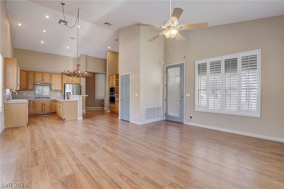 7092 Valley Nails Lane