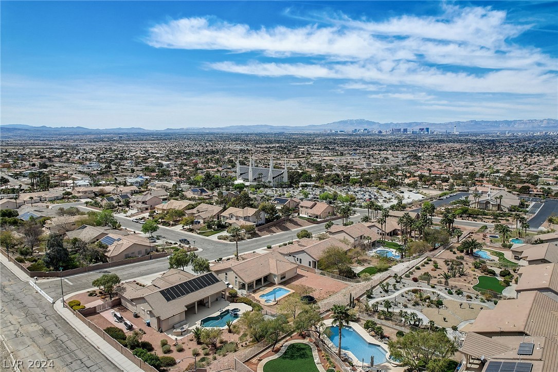 7092 Valley Nails Lane