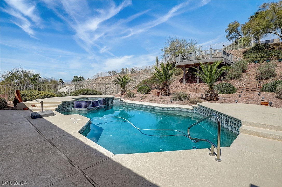 7092 Valley Nails Lane