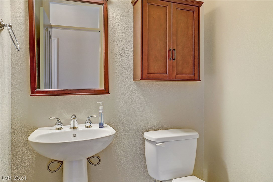 7092 Valley Nails Lane