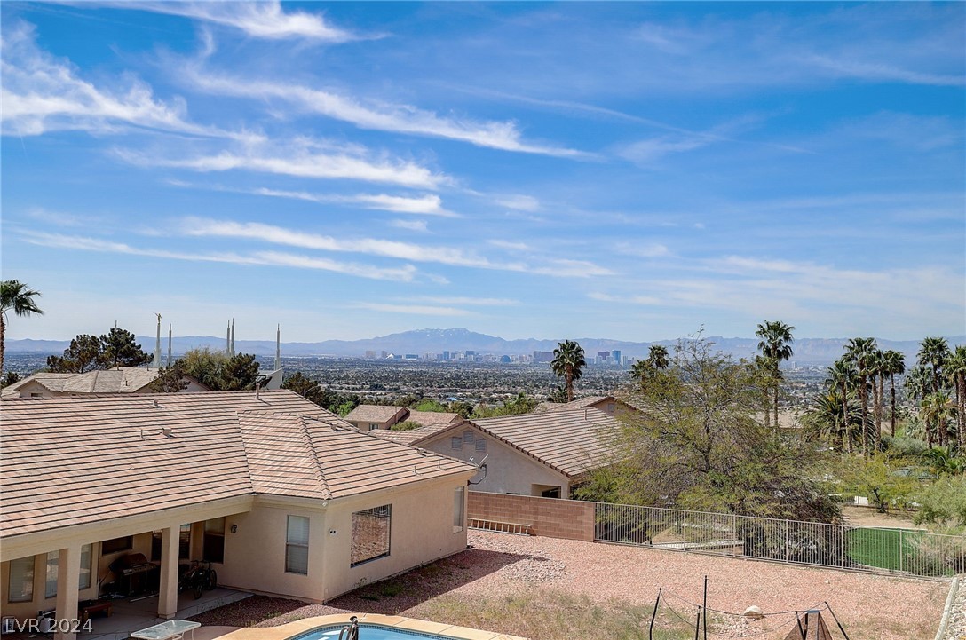 7092 Valley Nails Lane