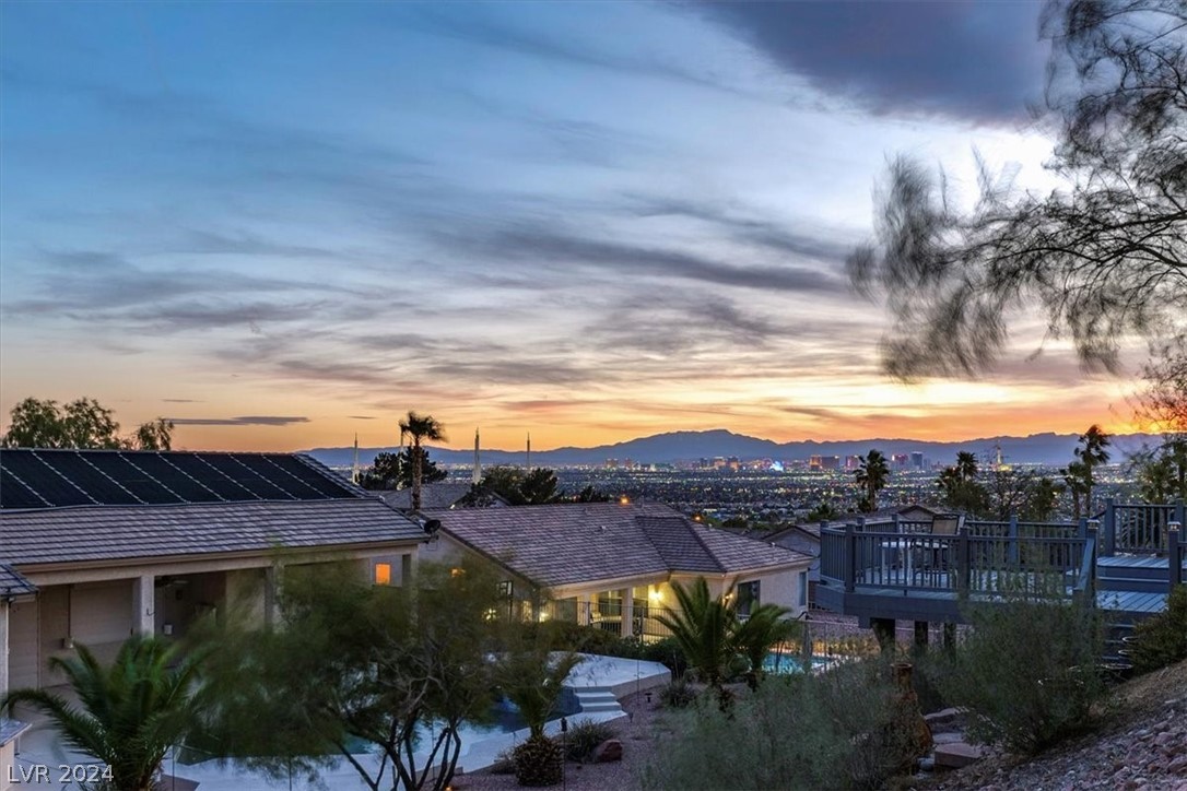 7092 Valley Nails Lane