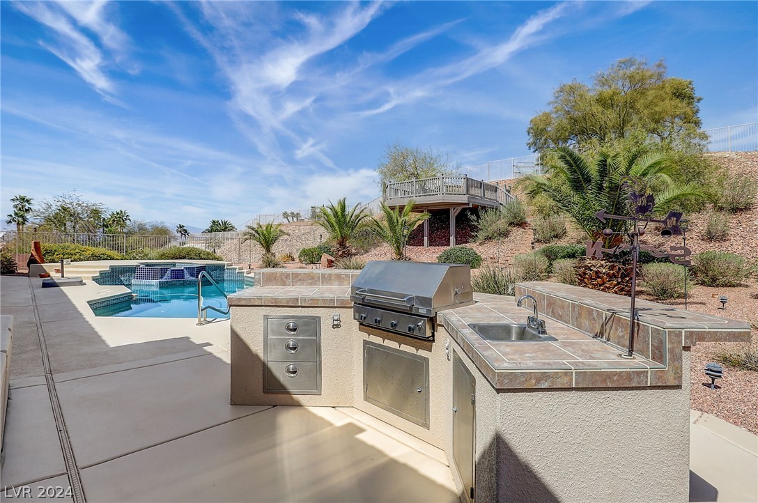 7092 Valley Nails Lane