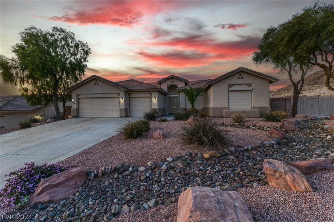 7092 Valley Nails Lane