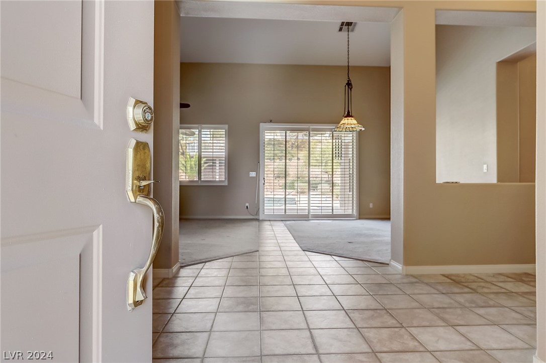 7092 Valley Nails Lane