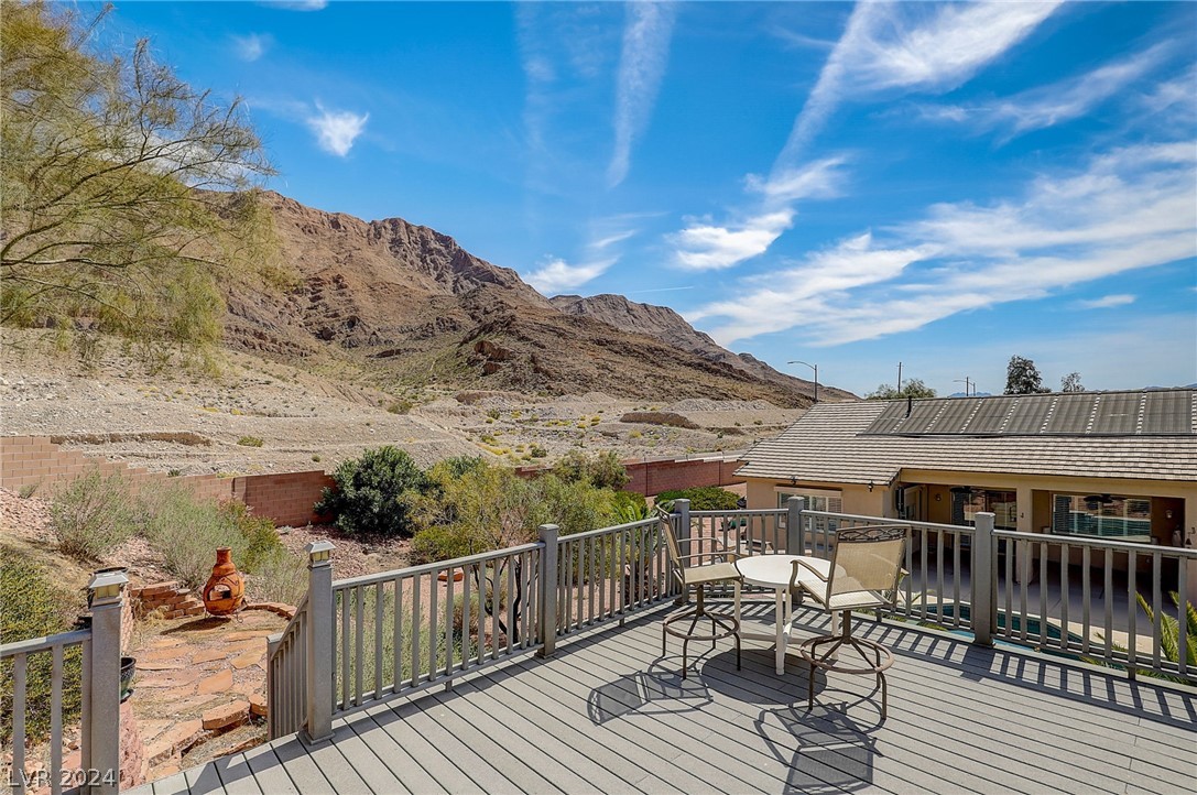 7092 Valley Nails Lane