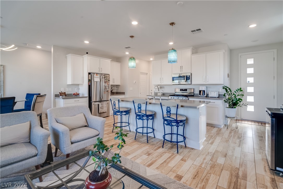 8822 Sasquatch Run Avenue