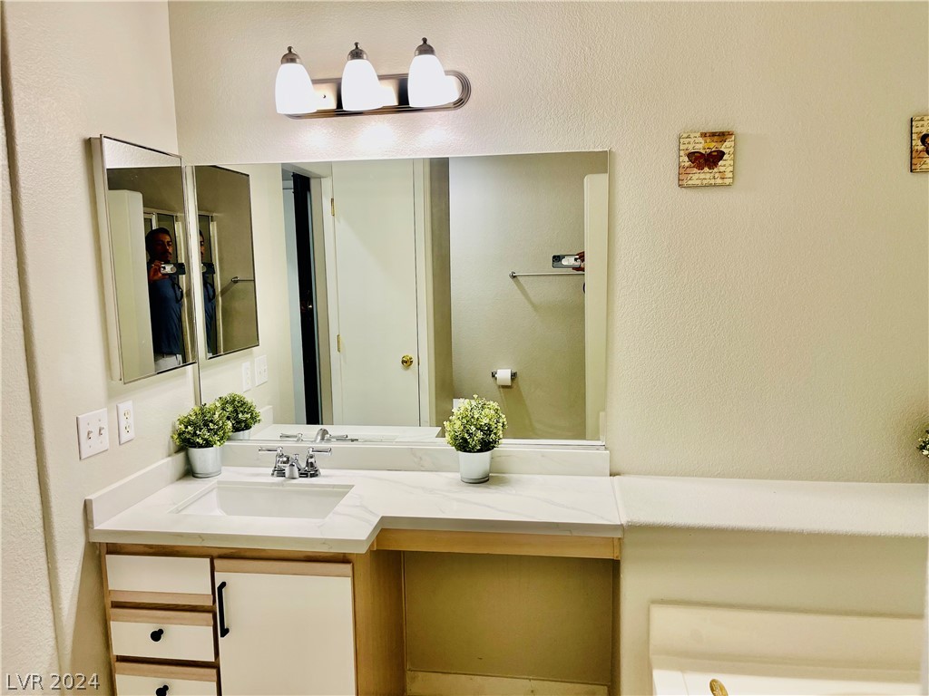 5750 East Hacienda Avenue 206