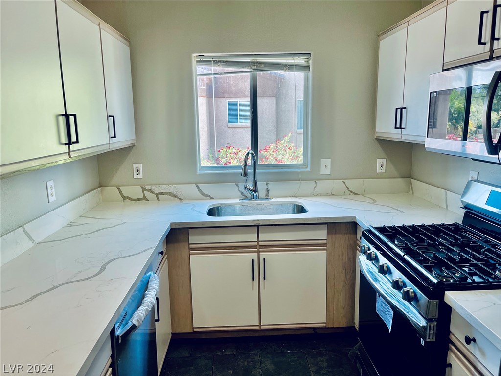 5750 East Hacienda Avenue 206