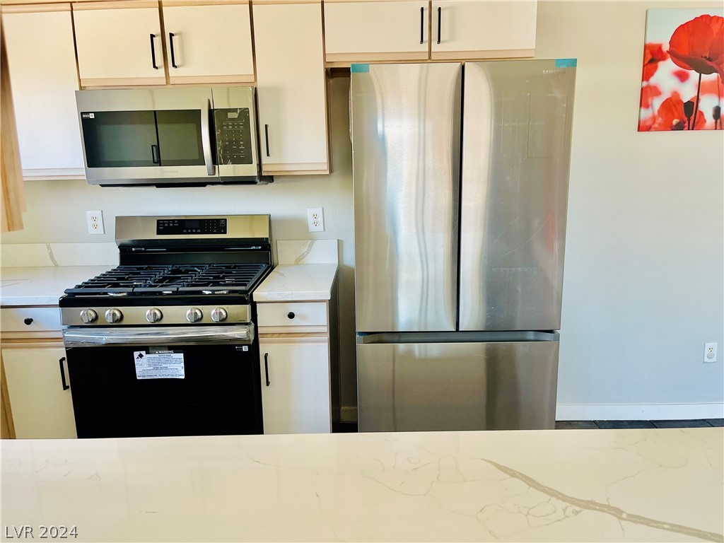 5750 East Hacienda Avenue 206