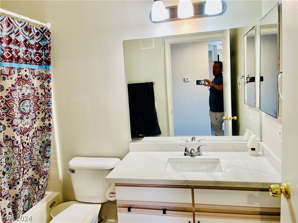 5750 East Hacienda Avenue 206