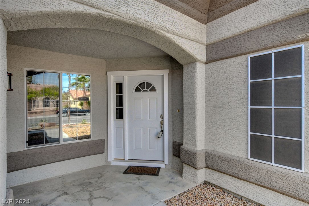 5601 Via Del Viento Avenue