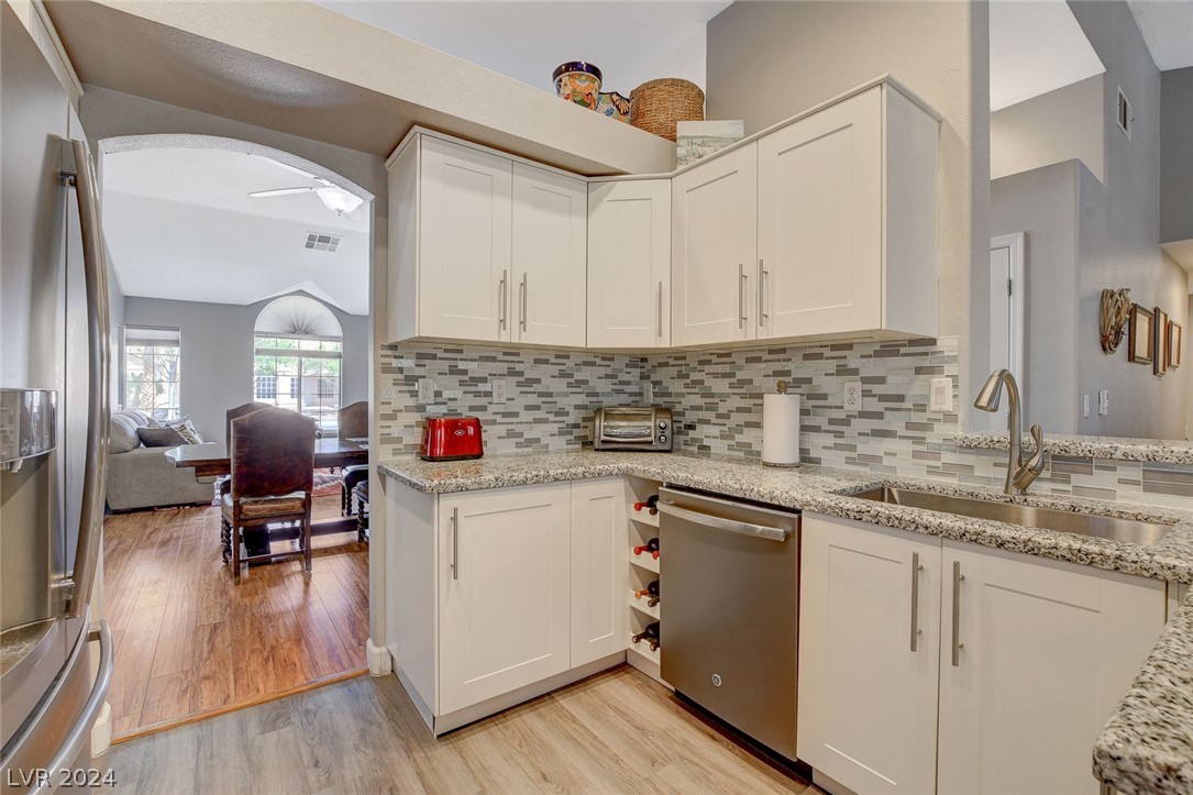 5601 Via Del Viento Avenue