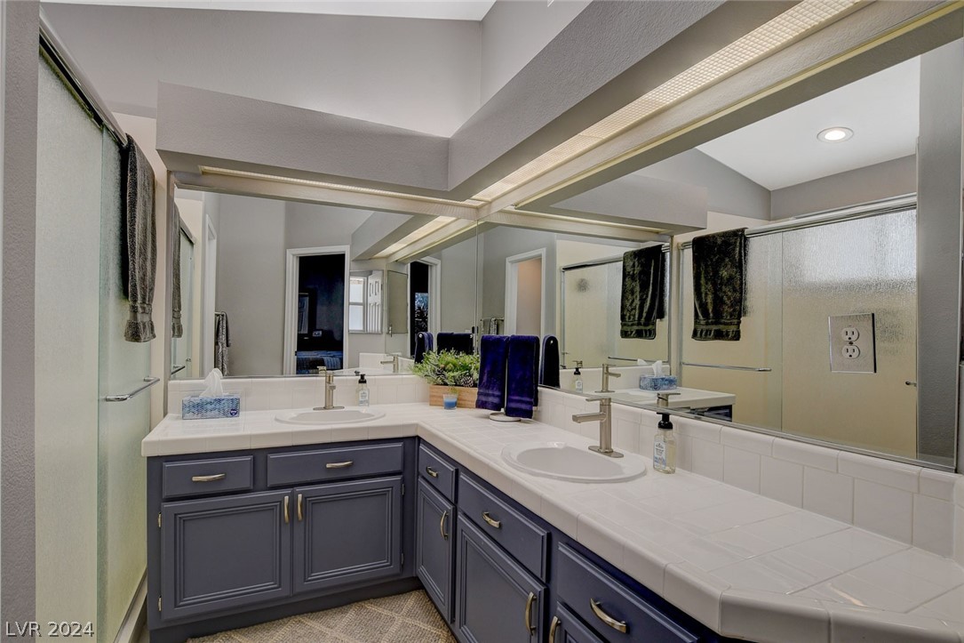 5601 Via Del Viento Avenue