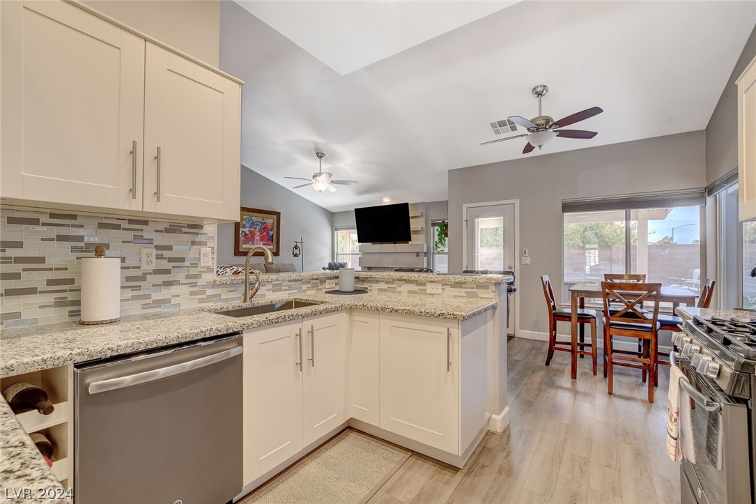 5601 Via Del Viento Avenue