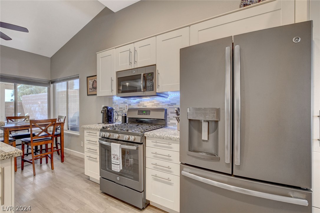 5601 Via Del Viento Avenue