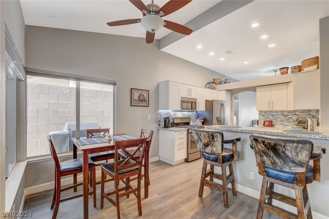 5601 Via Del Viento Avenue