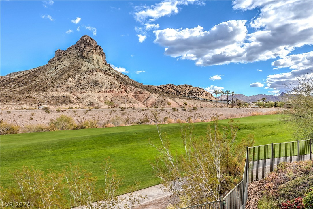 8 Serra Bellisima Court