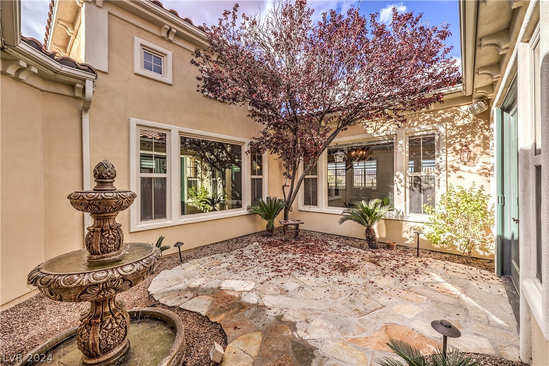 8 Serra Bellisima Court