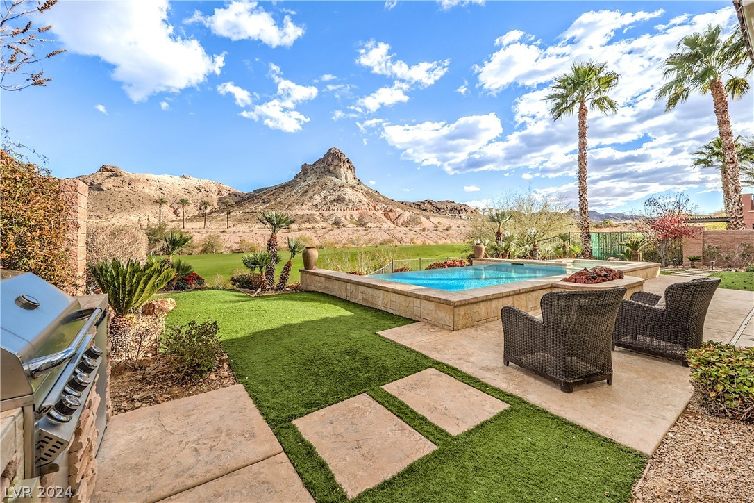 8 Serra Bellisima Court