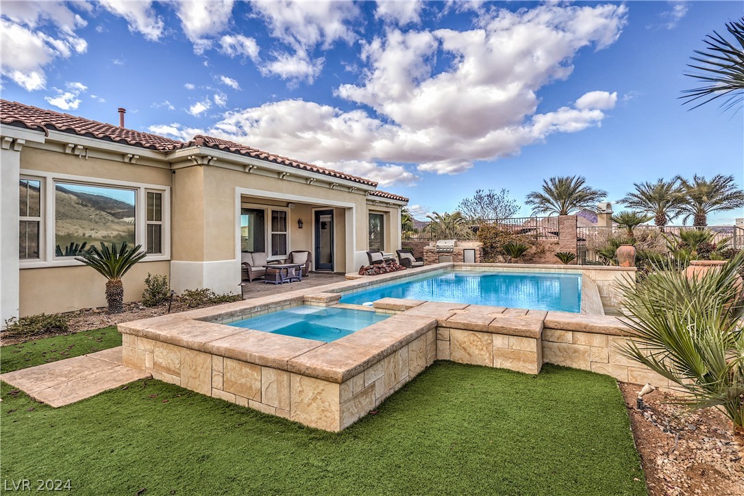 8 Serra Bellisima Court