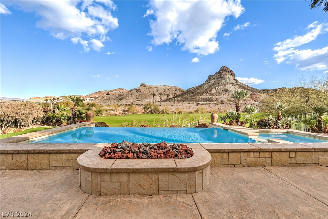 8 Serra Bellisima Court